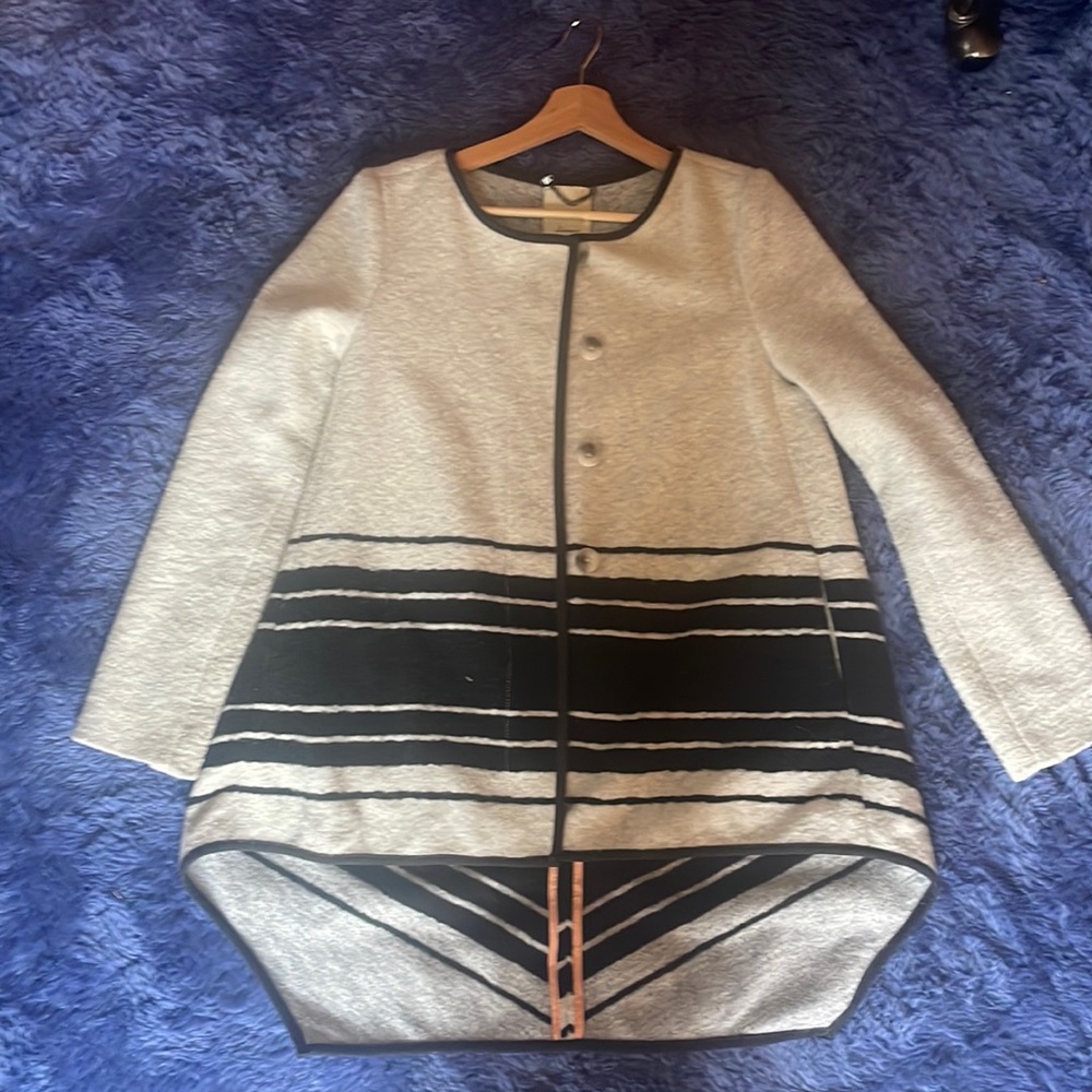 Elevenses xs poncho coat